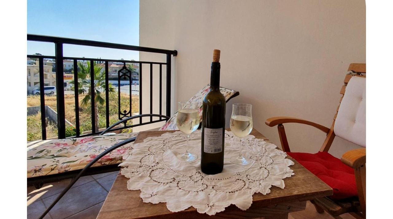 Petras Cozy Nest, 1-Bedroom Apt., Paphos-Universal מראה חיצוני תמונה